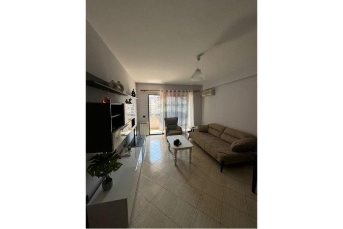 Tirane, jepet me qera apartament 2+1 Kati 6, 110 m² 700 € (Komuna e Parisit)