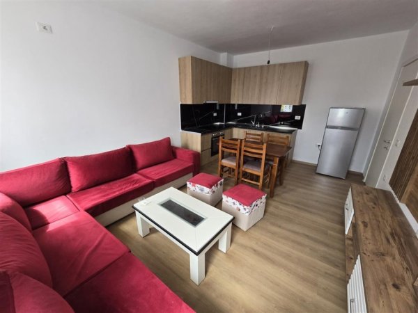 Tirane, jepet me qera apartament 2+1 Kati 2, 80 m² 550 € (Fusha e Aviacionit)
