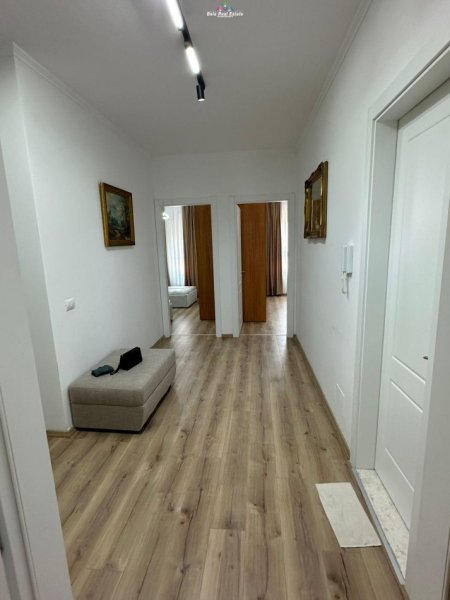 Tirane, jepet me qera apartament 2+1 Kati 6, 103 m² 650 € (kinostudio)