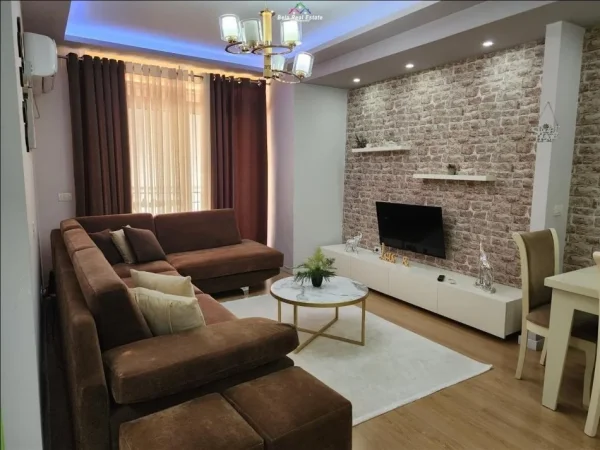 Tirane, jepet me qera apartament 2+1 Kati 7, 95 m² 570 € (astir)