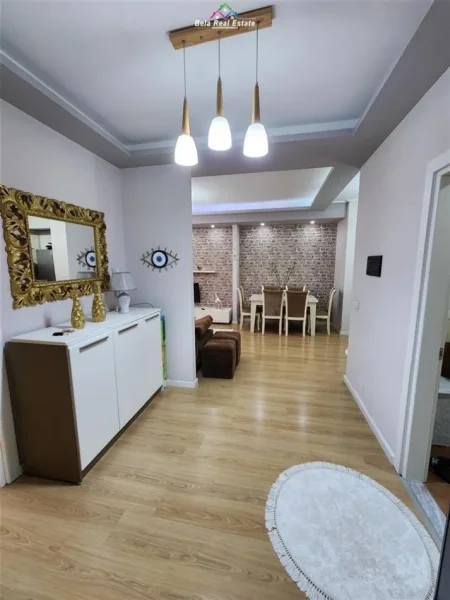 Tirane, jepet me qera apartament 2+1 Kati 7, 95 m² 570 € (astir)