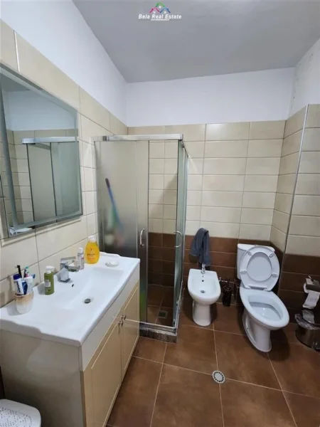 Tirane, jepet me qera apartament 2+1 Kati 7, 95 m² 570 € (astir)