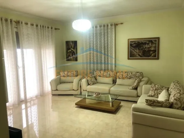 Tirane, jepet me qera 2+1 Kati 6, 123 m² 500 € (stacioni i trenit)