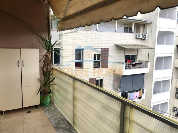Tirane, jepet me qera 2+1 Kati 6, 123 m² 500 € (stacioni i trenit)