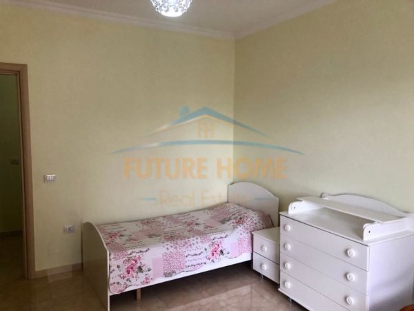 Tirane, jepet me qera 2+1 Kati 6, 123 m² 500 € (stacioni i trenit)