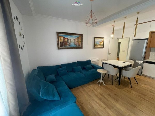 Tirane, jepet me qera apartament duplex 1+1+Ballkon Kati 4, 60 m² 500 € (laprake)