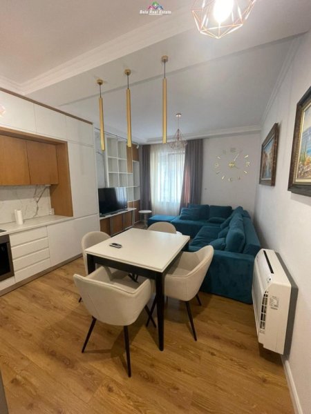 Tirane, jepet me qera apartament duplex 1+1+Ballkon Kati 4, 60 m² 500 € (laprake)