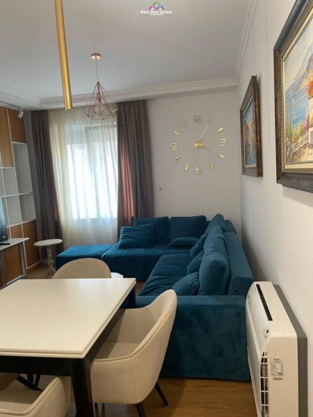 Tirane, jepet me qera apartament duplex 1+1+Ballkon Kati 4, 60 m² 500 € (laprake)