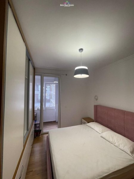 Tirane, jepet me qera apartament duplex 1+1+Ballkon Kati 4, 60 m² 500 € (laprake)