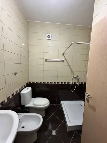 Tirane, shitet apartament 1+1 Kati 1, 60 m² (Kopshti Zologjik)