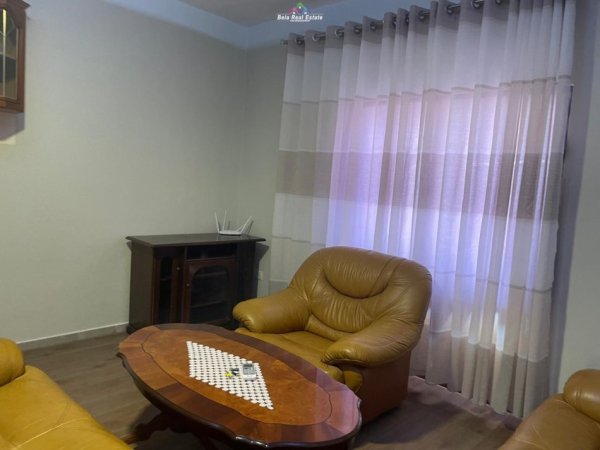 Tirane, jepet me qera Vile 2+1 Kati 2, 115 m² 400 € (fresku)