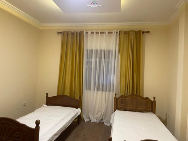 Tirane, jepet me qera Vile 2+1 Kati 2, 115 m² 400 € (fresku)