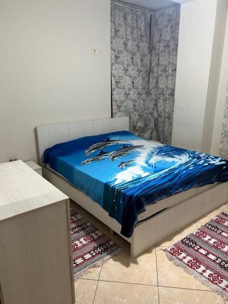 Tirane, jepet me qera apartament 1+1+Ballkon Kati 3, 75 m² 400 € (pediatria)