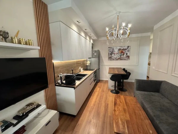 Tirane, jepet me qera apartament 2+1+Ballkon Kati 4, 110 m² 730 € (Liqeni i Thate)