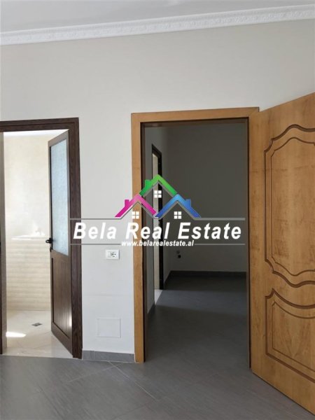Tirane, jepet me qera Vile 2+1 Kati 2, 118 m² 370 € (5 maji)