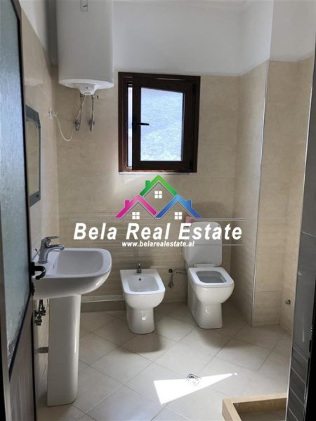 Tirane, jepet me qera Vile 2+1 Kati 2, 118 m² 370 € (5 maji)