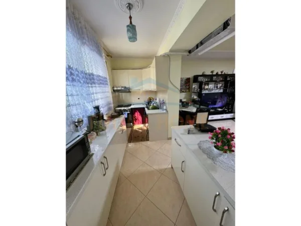 Tirane, shes apartament 2+1 Kati 0, 102 m² 95.000 € (Rruga Myslym Keta)