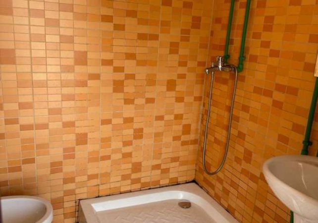 Tirane, jepet me qera garsonier 1+1 Kati 3, 51 m² 250 € (Haki shehu)