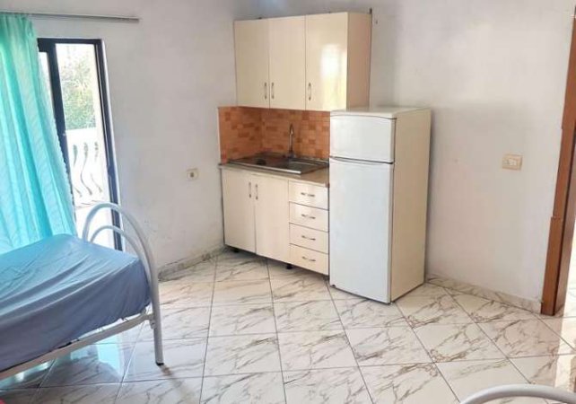 Tirane, jepet me qera garsonier 1+1 Kati 3, 51 m² 250 € (Haki shehu)