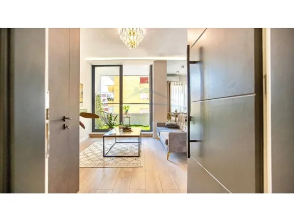 Tirane, shitet apartament 2+1+Ballkon Kati 6, 112 m² 300.000 € (Rruga e kosovareve)