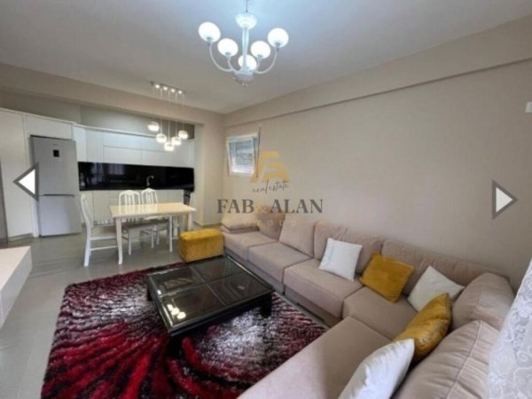 Tirane, jepet me qera apartament 2+1+2+garazh Kati 3, 90 m² 500 € (Kopshti Botanik)