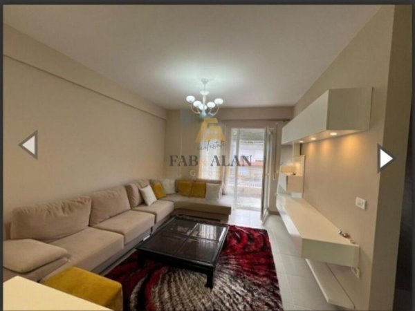 Tirane, jepet me qera apartament 2+1+2+garazh Kati 3, 90 m² 500 € (Kopshti Botanik)