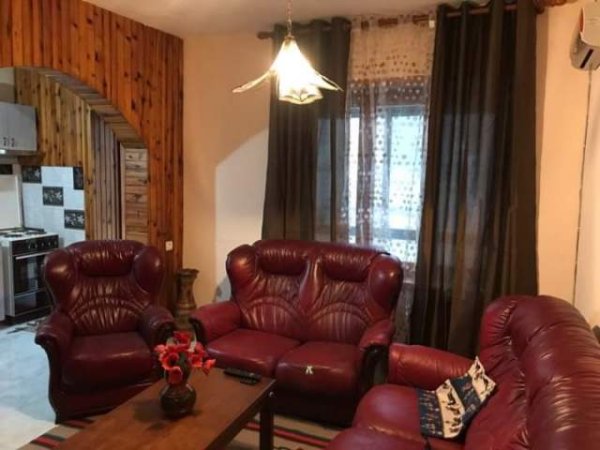 Tirane, jepet me qera apartament 1+1+Ballkon Kati 2, 65 m² 400 € (rruga e dibres , te shkolla e medresese)