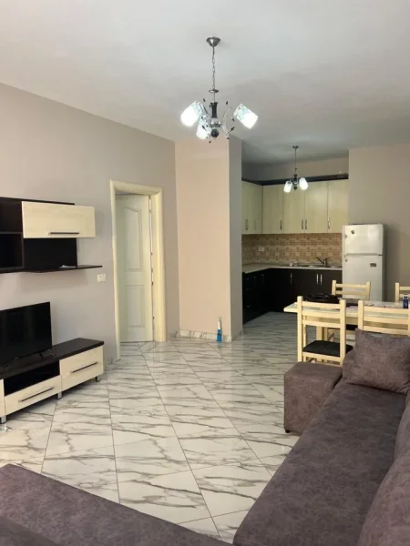 Tirane, jepet me qera apartament 2+1 Kati 7, 100 m² 400 € (Yzberisht)