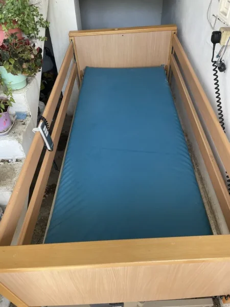 Durres, shes krevat Krevat spitalor me dyshek ortopedik 750 €