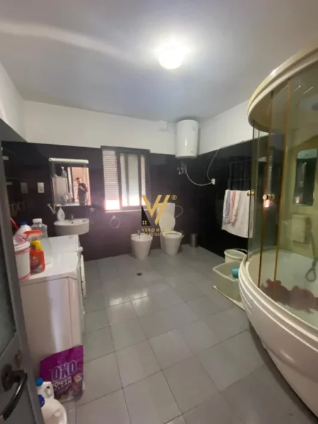 Tirane, shitet Vile 3 Katshe Kati 0, 1.150 m² 600.000 € (FRESKU , THESARI)