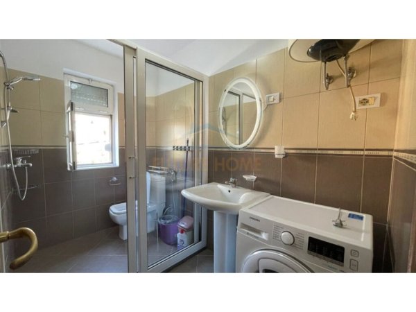 Tirane, jepet me qera apartament 1+1 Kati 2, 53 m² 450 € (Rr Bardhyl)