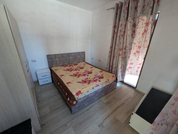 Tirane, jepet me qera apartament 2+1 , 92 m² 430 € (Rruga 5 maj)