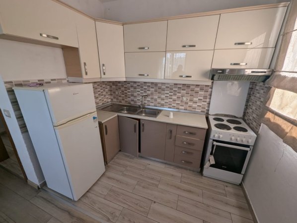 Tirane, jepet me qera apartament 2+1 , 92 m² 430 € (Rruga 5 maj)