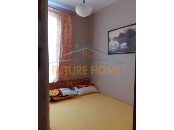 Tirane, jepet me qera apartament 2+1 Kati 5, 75 m² 500 € (Rr Kavajes)
