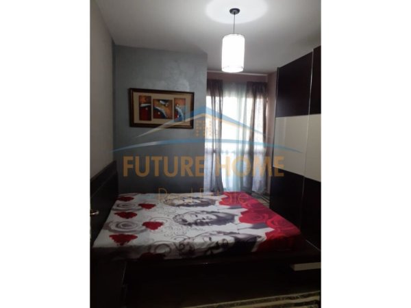Tirane, jepet me qera apartament 2+1 Kati 5, 75 m² 500 € (Rr Kavajes)