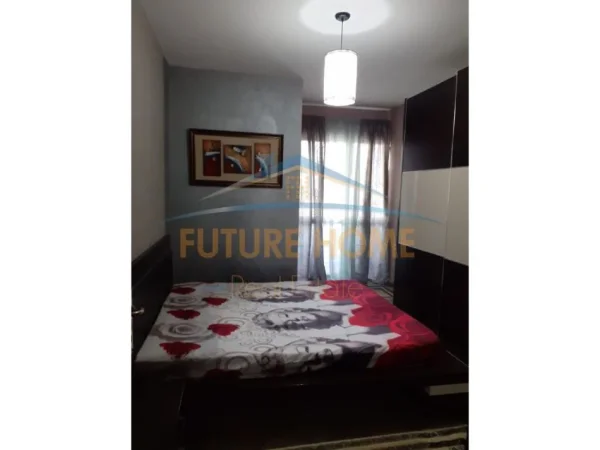 Tirane, jepet me qera apartament 2+1 Kati 5, 75 m² 500 € (Rr Kavajes)