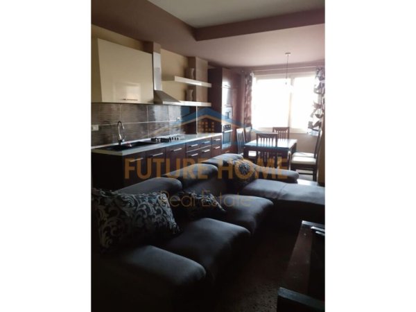 Tirane, jepet me qera apartament 2+1 Kati 5, 75 m² 500 € (Rr Kavajes)