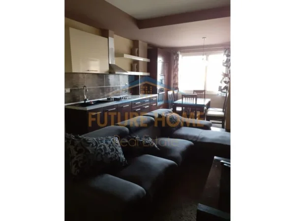 Tirane, jepet me qera apartament 2+1 Kati 5, 75 m² 500 € (Rr Kavajes)