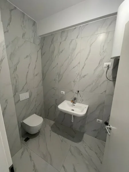 Tirane, jepet me qera apartament 1+1+Ballkon Kati 2, 67 m² 280 € (Rruga Pasho Hysa)