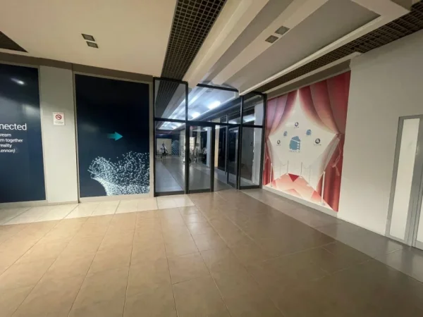 Tirane, ambjent biznesi , 1.000 m²