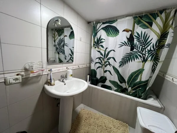Tirane, jepet me qera apartament 2+1+Ballkon Kati 3, 115 m² 600 € (Kopshti Zoologjik)
