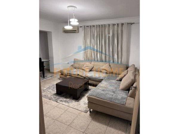Tirane, shitet apartament 1+1 Kati 5, 52 m² 98.000 € (Rruga Hoxha Tasim)
