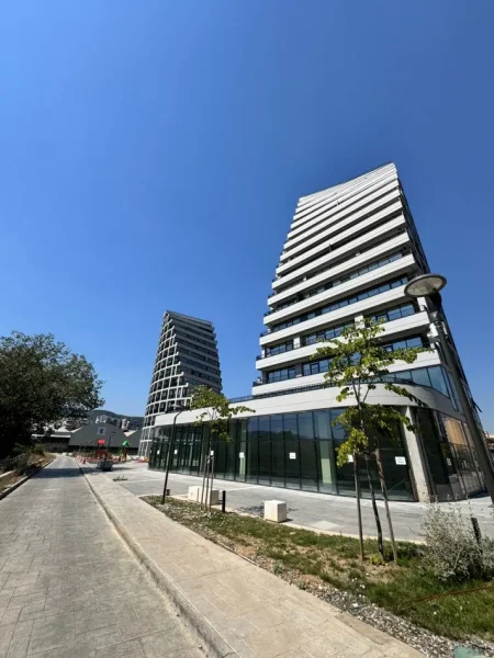 Tirane, jepet me qera ambjent biznesi , (RRUGA E KOSOVAREVE)