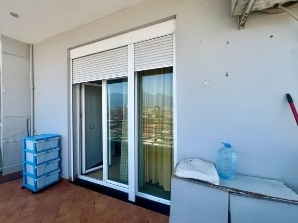 Tirane, jepet me qera apartament 1+1+Ballkon Kati 7, 67 m² 500 € (rruga e eelbasanit)