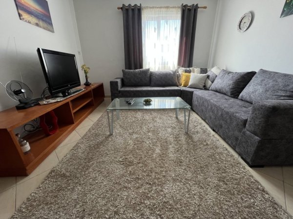 Tirane, jepet me qera apartament 2+1 Kati 8, 75 m² 400 € (ASTIR)