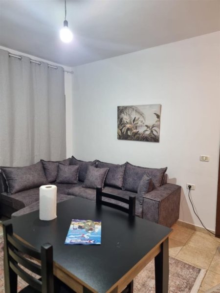 Tirane, jepet me qera apartament 1+1+Ballkon Kati 3, 55 m² 450 € (FUSHA E AVIACIONIT)