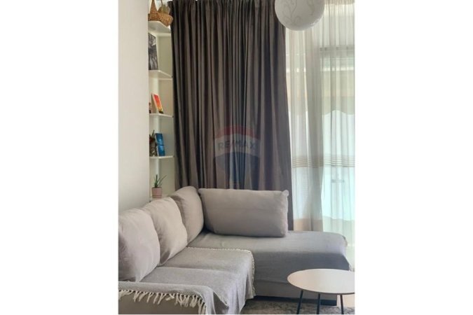 Tirane, jepet me qera apartament 1+1 Kati 8, 55 m² 650 € (Apartament me qira , 1+1. Kompleksi Kika 2)