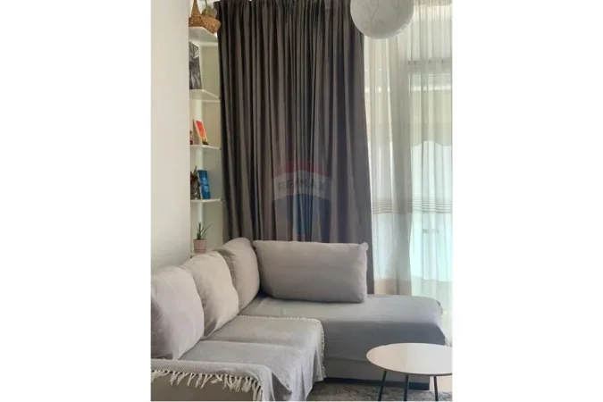 Tirane, jepet me qera apartament 1+1 Kati 8, 55 m² 650 € (Apartament me qira , 1+1. Kompleksi Kika 2)