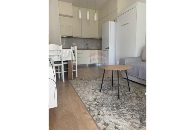 Tirane, jepet me qera apartament 1+1 Kati 8, 55 m² 650 € (Apartament me qira , 1+1. Kompleksi Kika 2)