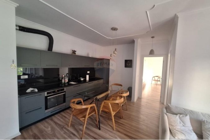 Tirane, jepet me qera apartament 2+1 Kati 4, 95 m² 800 € (Don Bosko - Jordan Misja)